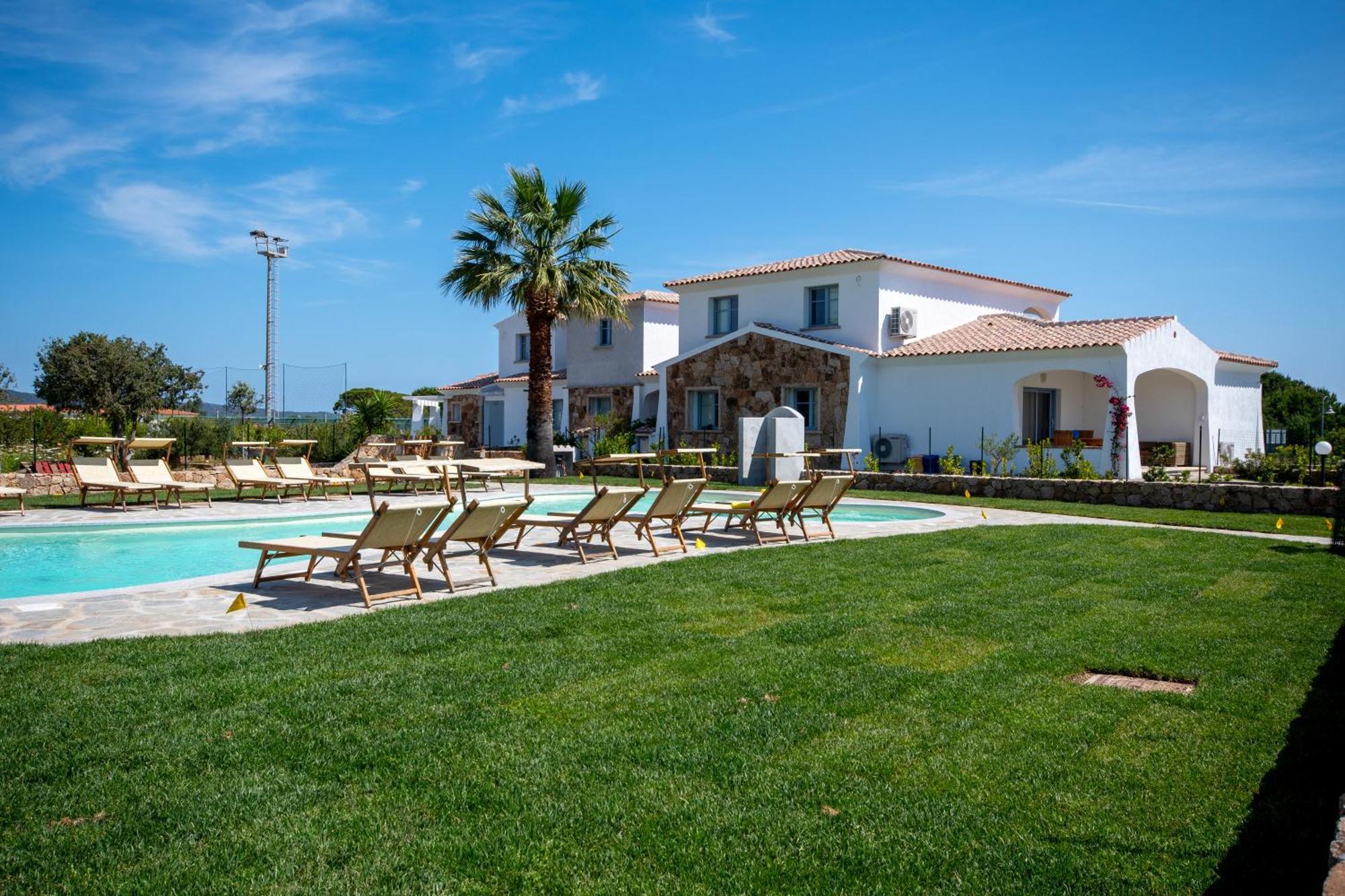 Enaja - Luxury Retreat Aparthotel Budoni Exterior photo